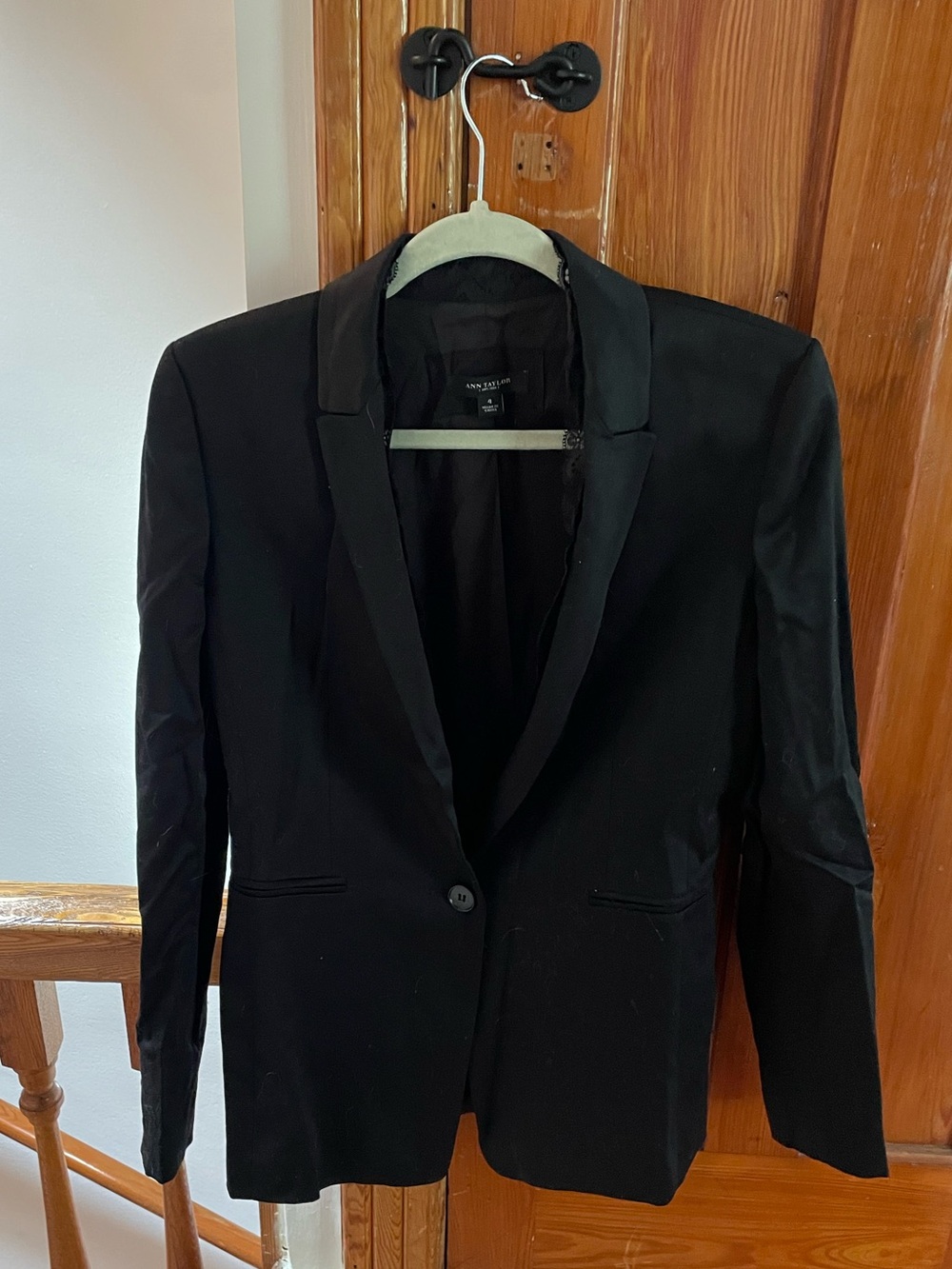 Ann Taylor Sz 4 Lace Detail Black Single-Button Blazer